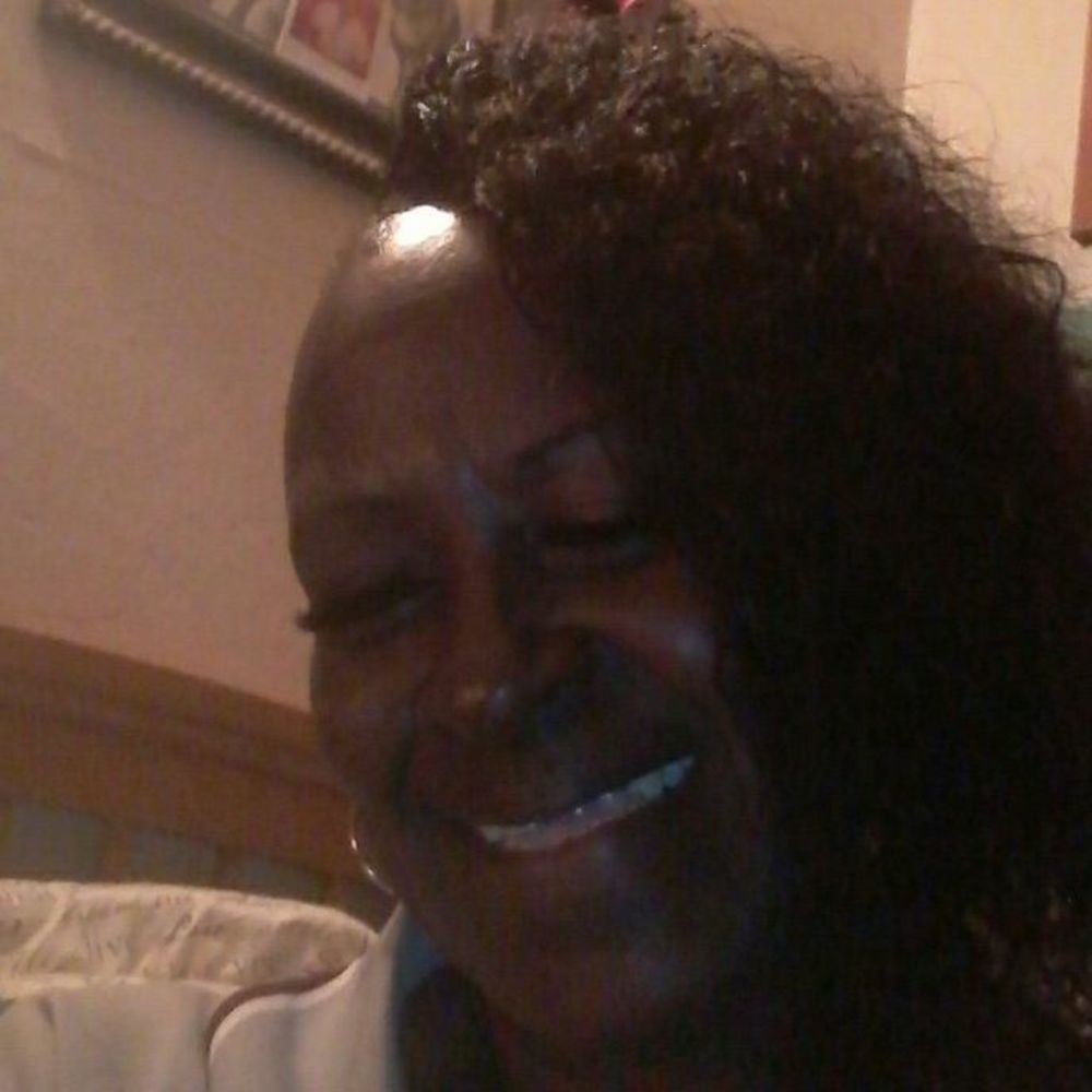 Meet your Posher, Lenora